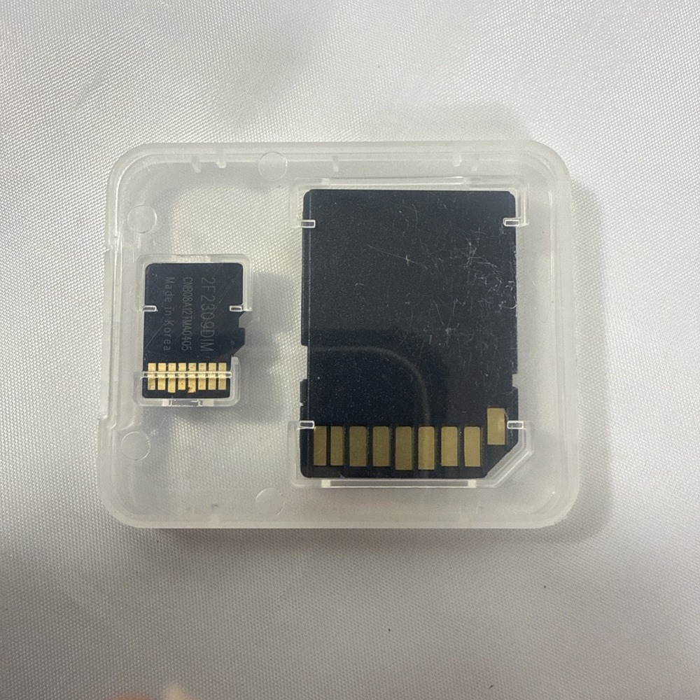 Lock MicroSD HC Card -8GB + MicroSD Adapter Camera iPhone Android Tablet PC…8 - Picture 2 of 4